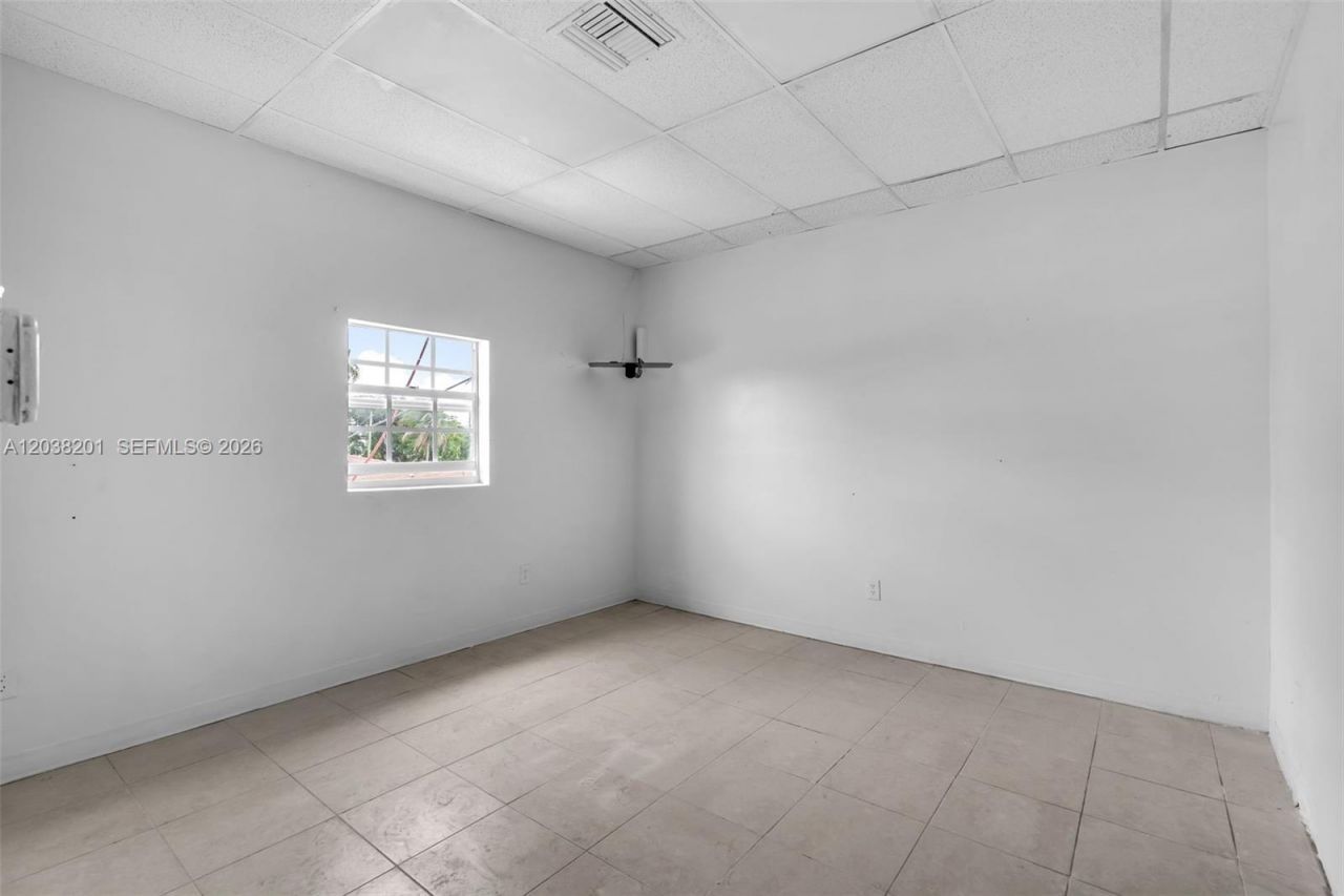 1879 NW 7th St , Miami, FL 33125 Photo