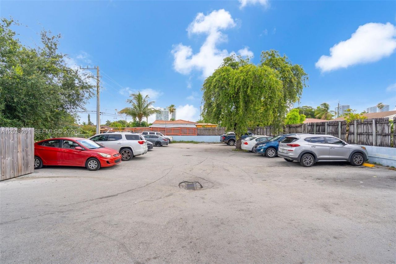 1879 NW 7th St , Miami, FL 33125 Photo