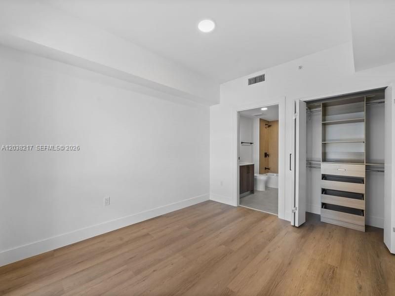 2479 NE 192nd St , Unit 306, Miami, FL 33180 Photo