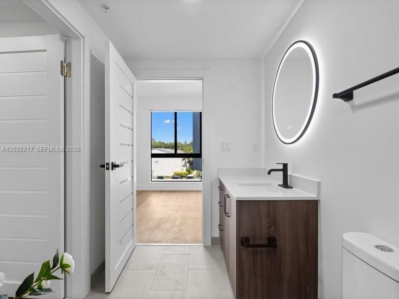 2479 NE 192nd St , Unit 306, Miami, FL 33180 Photo