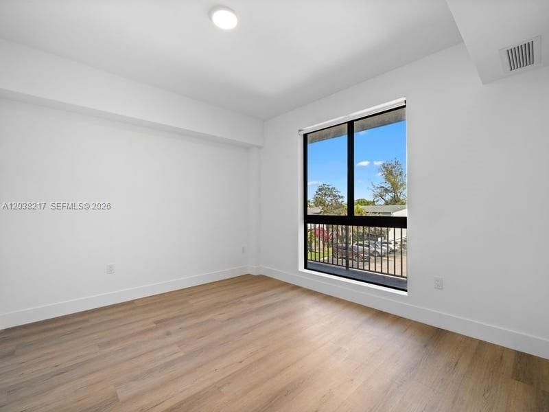 2479 NE 192nd St , Unit 306, Miami, FL 33180 Photo