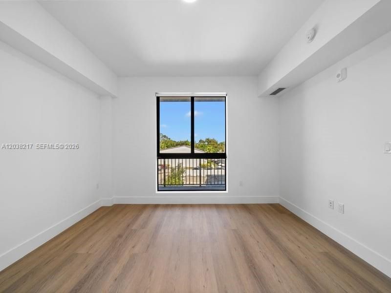 2479 NE 192nd St , Unit 306, Miami, FL 33180 Photo