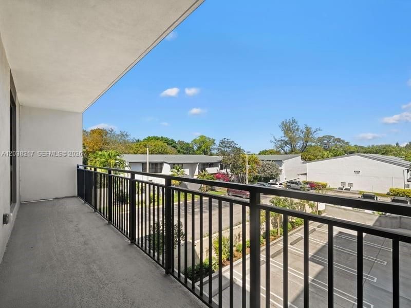 2479 NE 192nd St , Unit 306, Miami, FL 33180 Photo