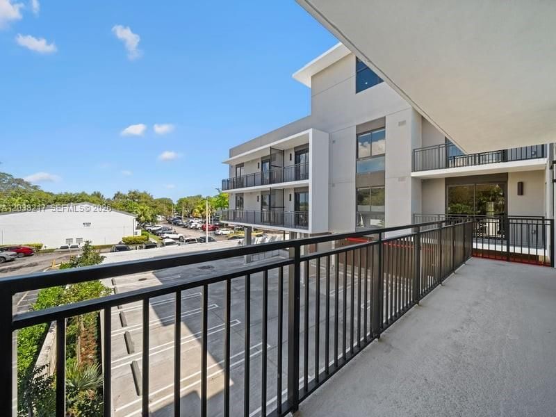 2479 NE 192nd St , Unit 306, Miami, FL 33180 Photo