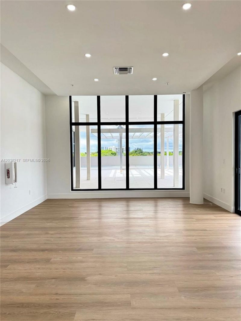 2479 NE 192nd St , Unit 306, Miami, FL 33180 Photo