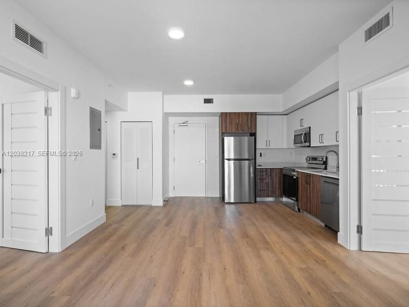 2479 NE 192nd St , Unit 306, Miami, FL 33180 Photo