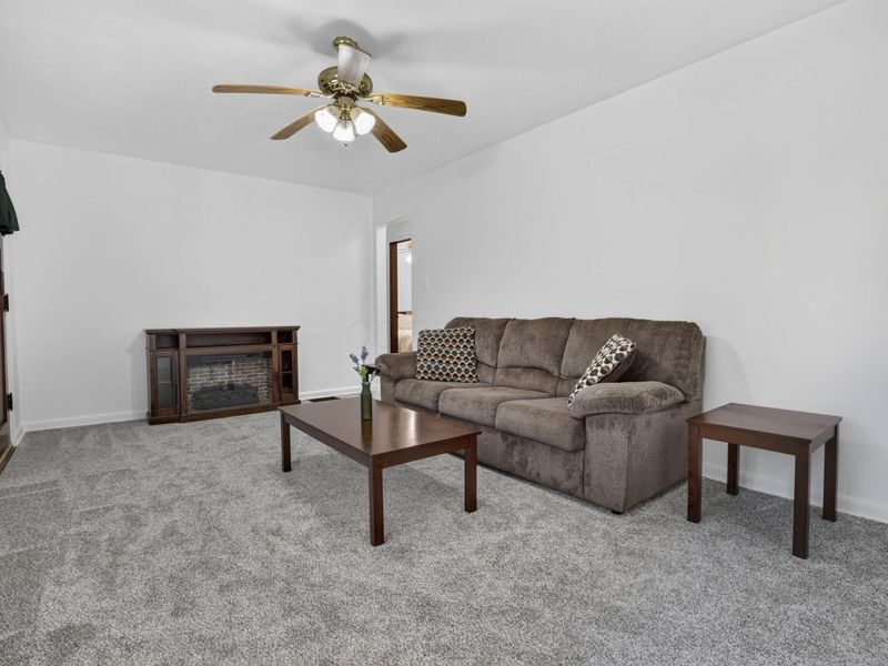1366 Melrose Avenue, Columbus, OH 43224 Photo 4
