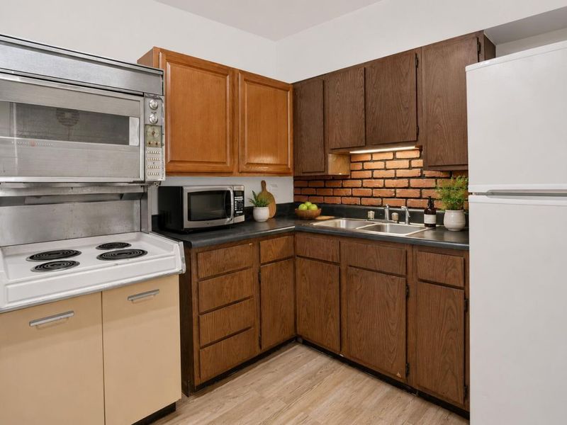 1366 Melrose Avenue, Columbus, OH 43224 Photo 9