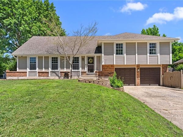1600 SW 24th Street, Blue Springs, MO 64015