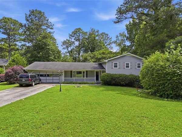4118 Rocky Ledge Way , Snellville, GA 30039