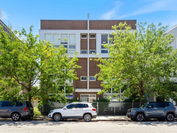 1327 W Grand Avenue , Unit 3W, Chicago, IL 60642