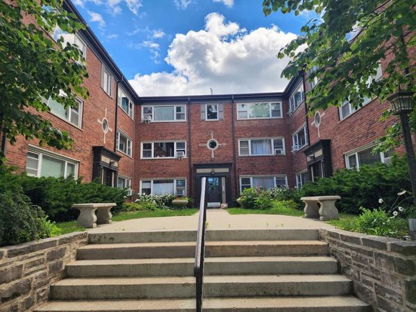 1318 Central Street, Unit 1N, Evanston, IL 60201