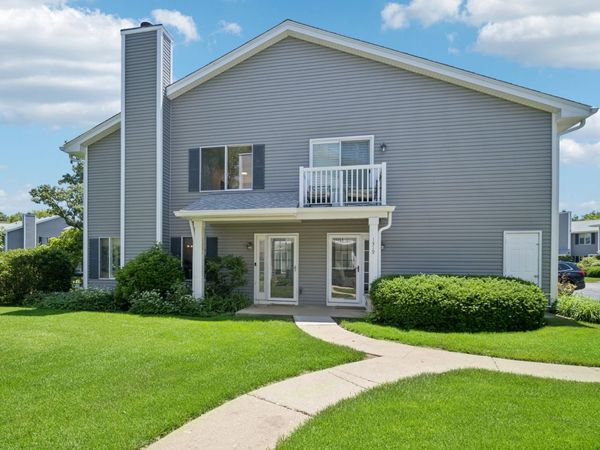1321 Barclay Lane , Deerfield, IL 60015