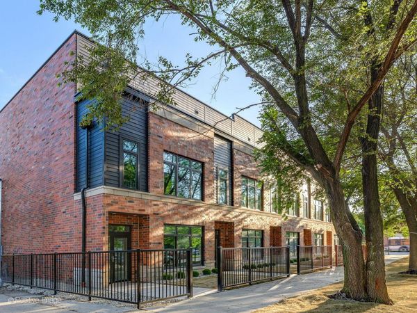 2347 W MORSE Avenue , Chicago, IL 60645