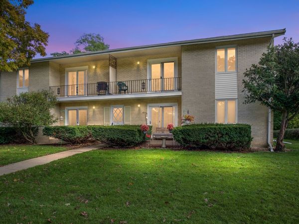 31 Green Oaks Drive , Unit B, Crystal Lake, IL 60014