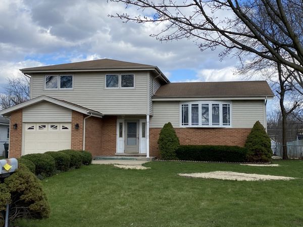 1403 N SAUK Lane , Mount Prospect, IL 60056