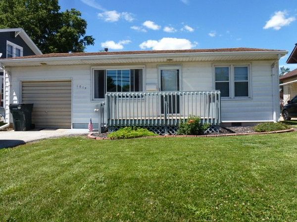 1015 E. Main Street , Clinton, IL 61727