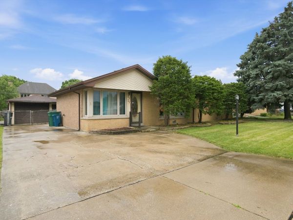 5425 W 83rd Place , Burbank, IL 60459