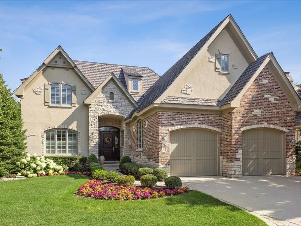 64 Forest Gate Circle, Oak Brook, IL 60523