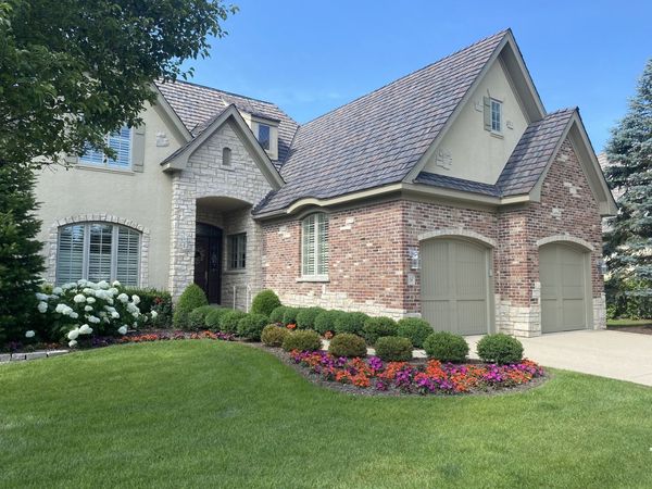 64 Forest Gate Circle, Oak Brook, IL 60523