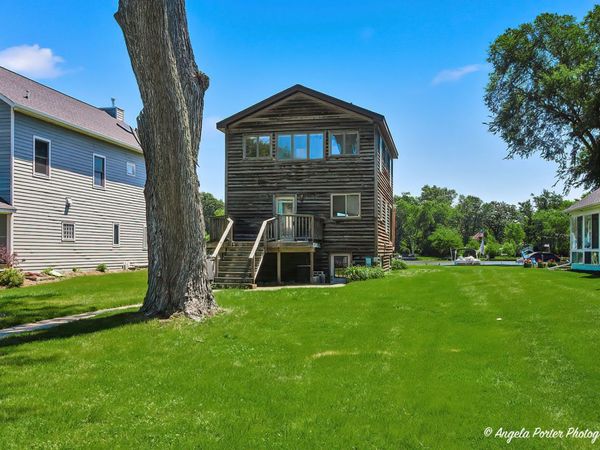 106 Country Club Drive , McHenry, IL 60050