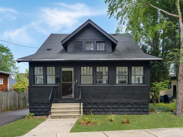 724 S 5th Street, St. Charles, IL 60174