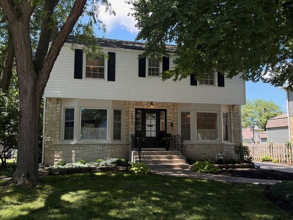 622 N President Street , Wheaton, IL 60187