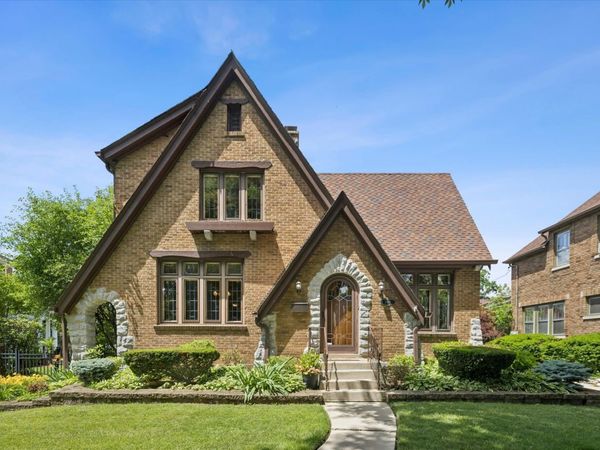 440 S Prospect Avenue , Elmhurst, IL 60126