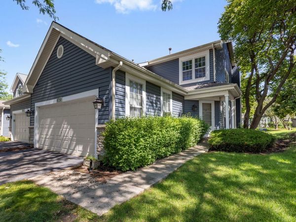 1059 Ridgefield Circle , Carol Stream, IL 60188