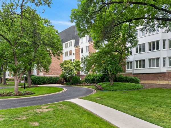 225 Lake Boulevard , Unit 545, Buffalo Grove, IL 60089