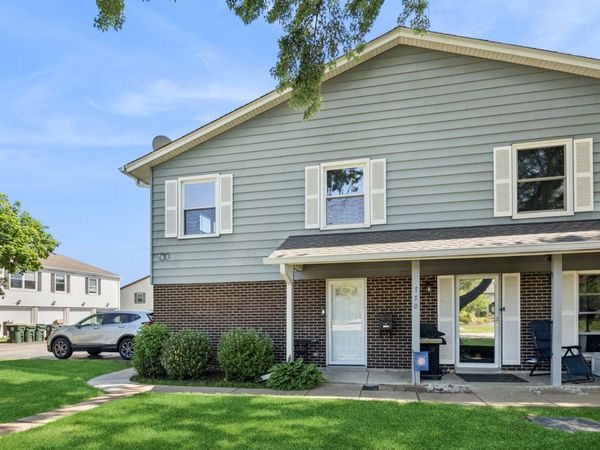 770 Pahl Road , Unit 770, Elk Grove Village, IL 60007