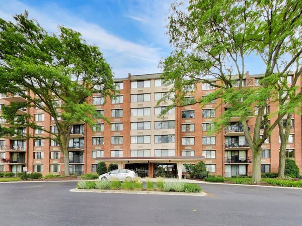 2000 Saint Regis Drive , Unit 7N, Lombard, IL 60148