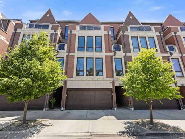 3901 S Lake Park Avenue, Unit D, Chicago, IL 60653