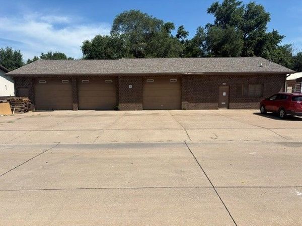 619 25th Avenue, Rock Island, IL 61201