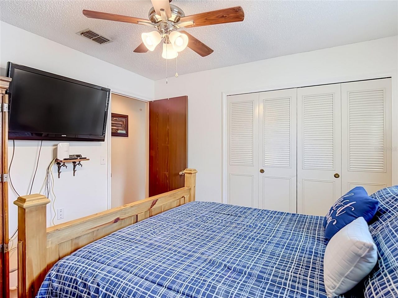 3008 Ripplewood Drive , Seffner, FL 33584 Photo