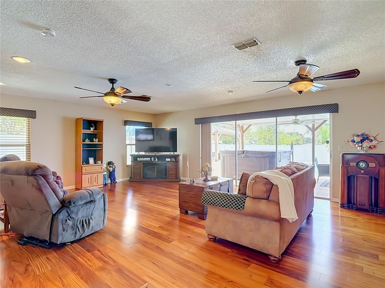 3008 Ripplewood Drive , Seffner, FL 33584 Photo