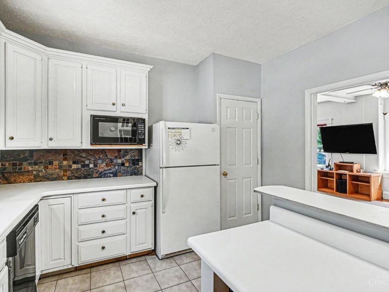 8155 Anthony Wayne Avenue, Cincinnati, OH 45216 Photo 11