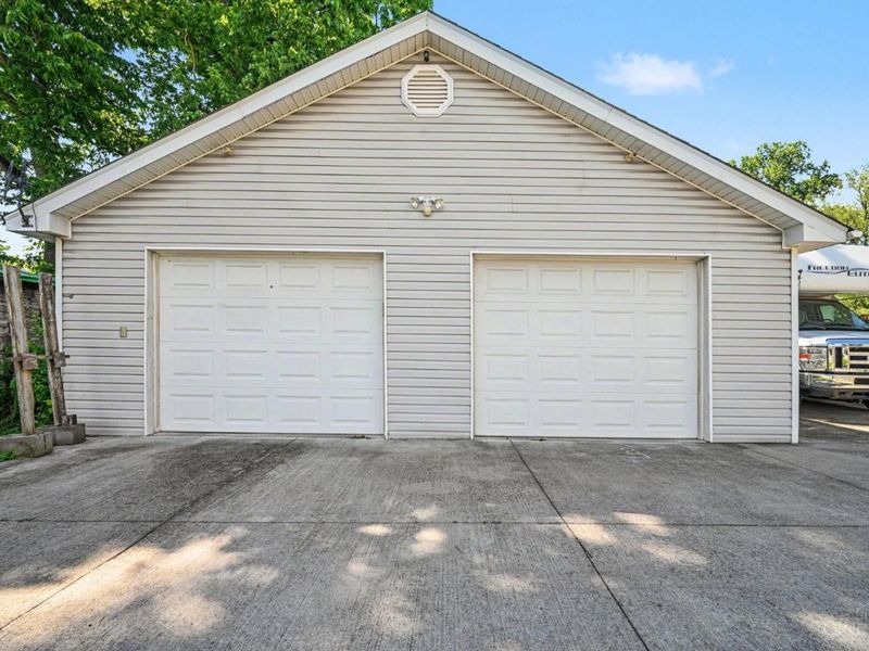 8155 Anthony Wayne Avenue, Cincinnati, OH 45216 Photo 7