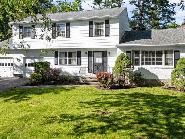 21 Laury Lane, Schenectady, NY 12302