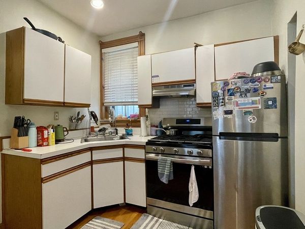 74 Phillips St, Unit 2, Boston, MA 02114