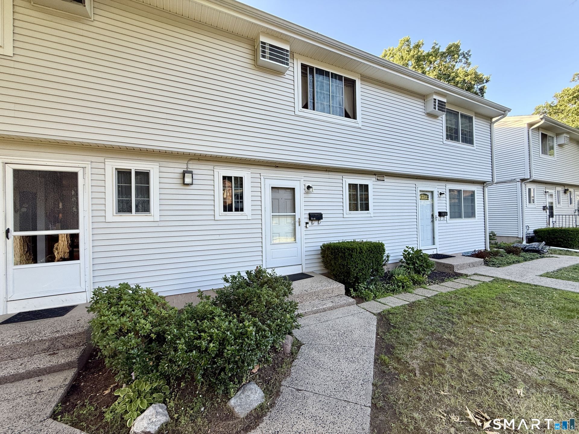 71 Bentwood, Unit 2, Waterbury, CT 06705 Main Photo
