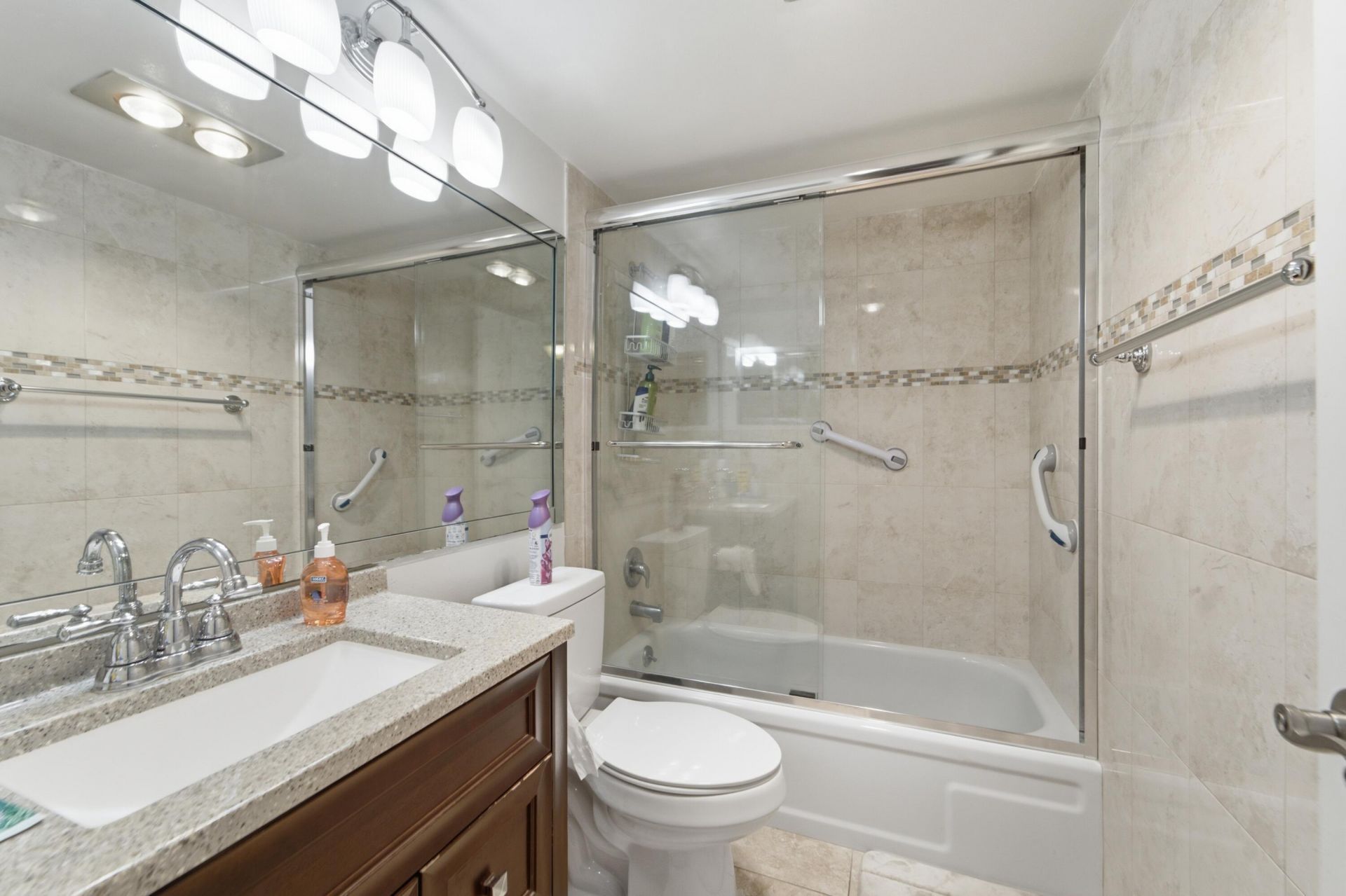 170 Kent J, West Palm Beach, FL 33417 Photo
