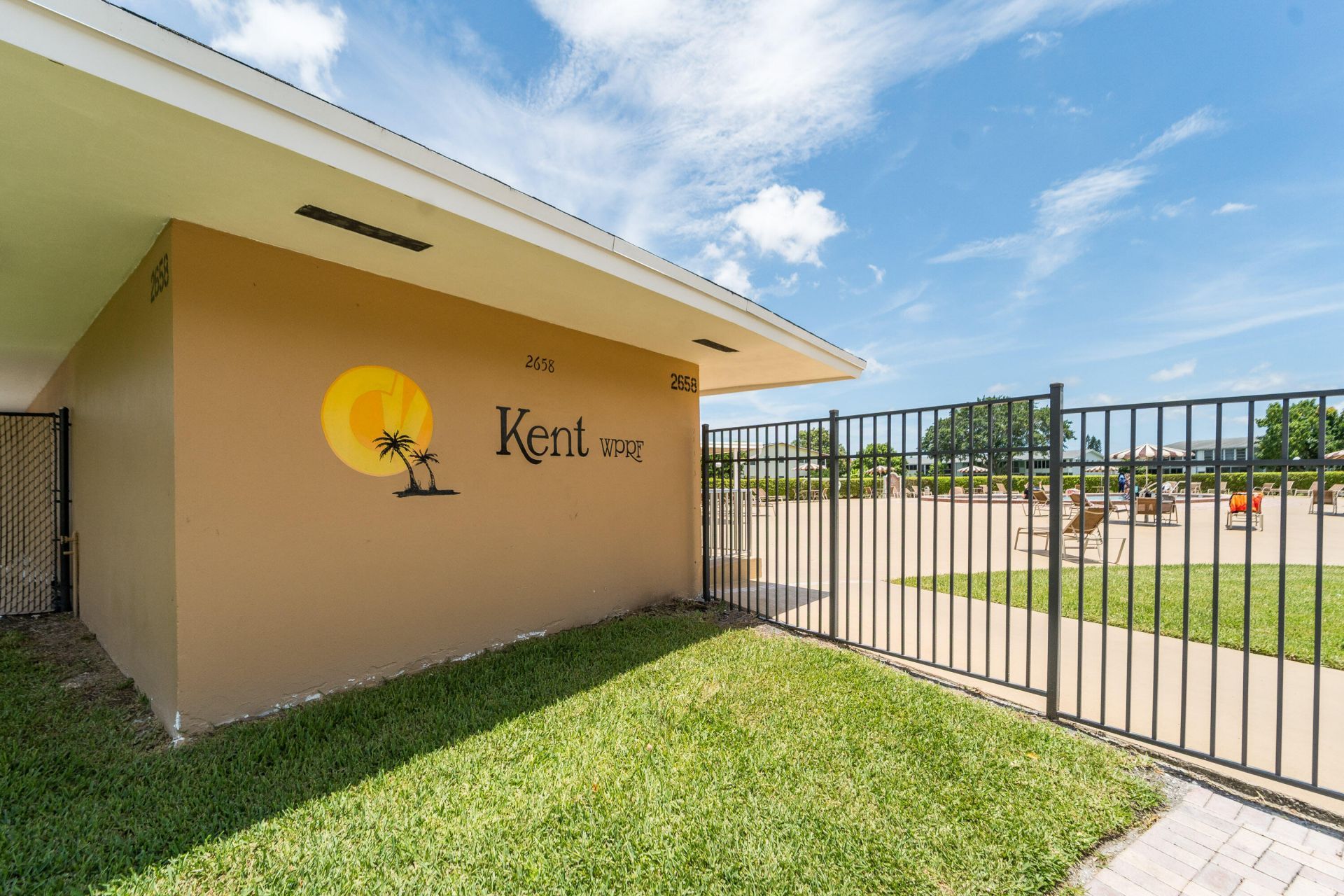 170 Kent J, West Palm Beach, FL 33417 Photo
