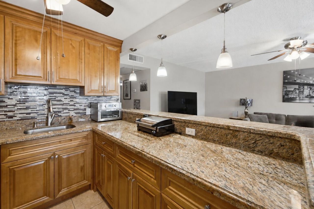 170 Kent J, West Palm Beach, FL 33417 Photo