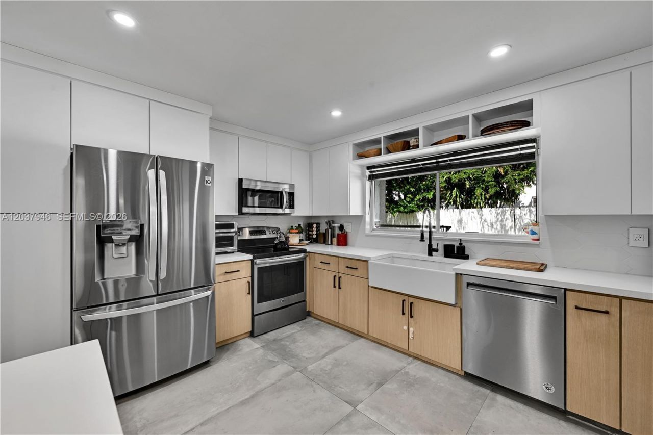 21150 NE 3rd Ave , Miami, FL 33179 Photo