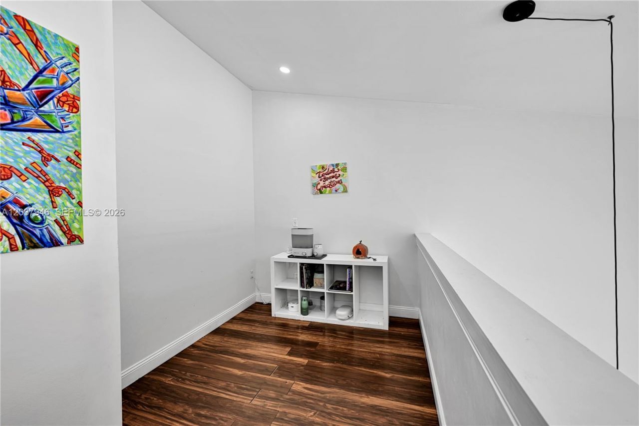 21150 NE 3rd Ave , Miami, FL 33179 Photo