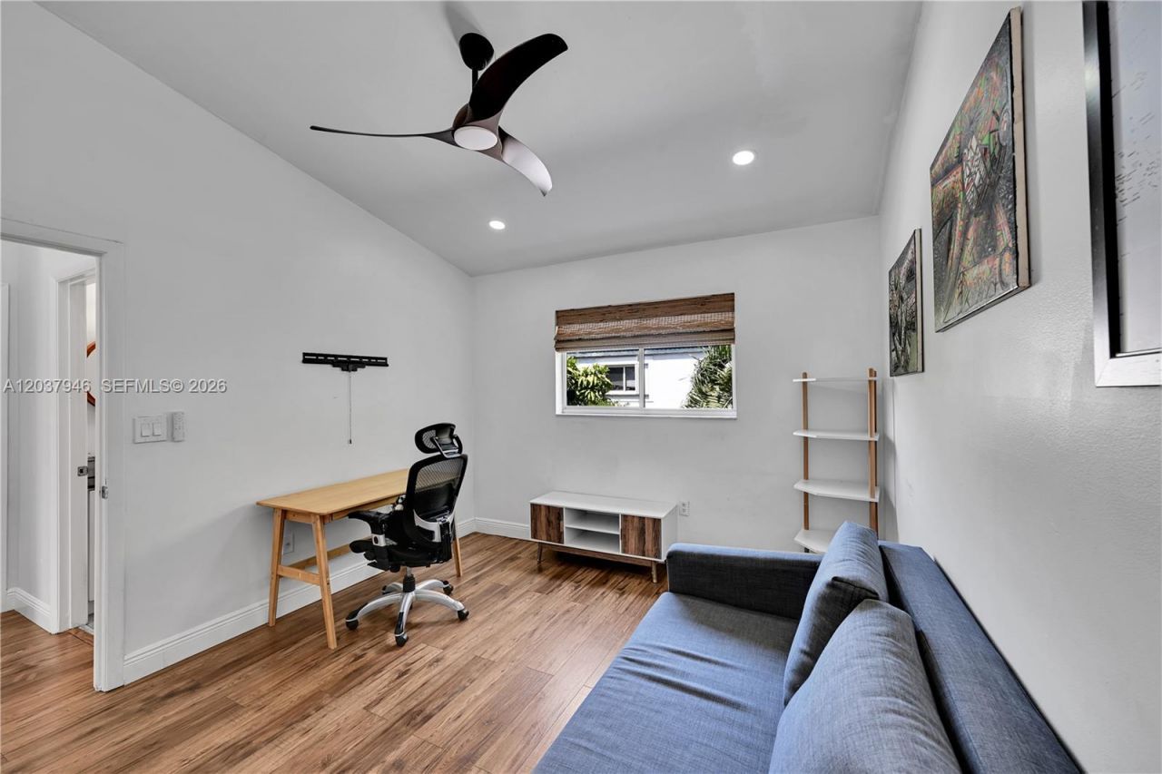 21150 NE 3rd Ave , Miami, FL 33179 Photo