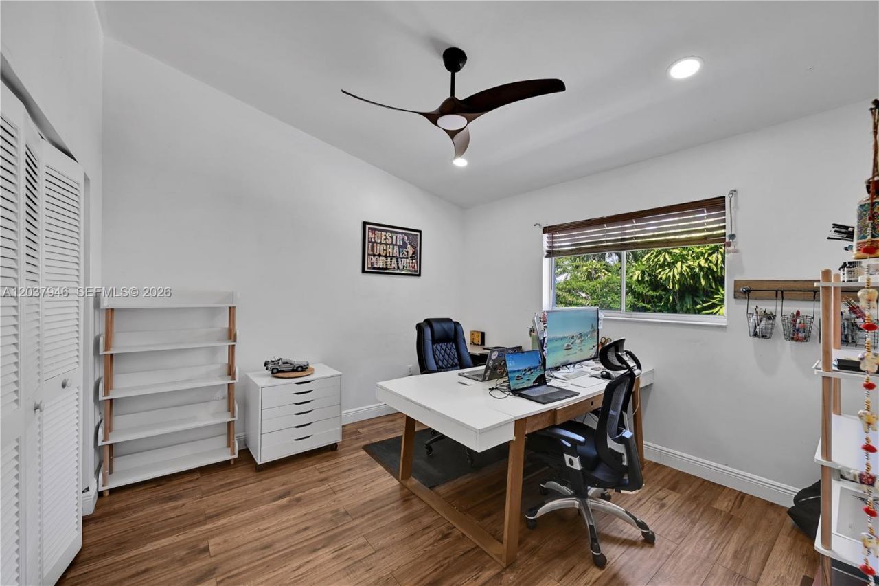 21150 NE 3rd Ave , Miami, FL 33179 Photo