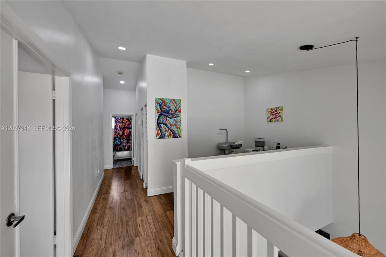 21150 NE 3rd Ave , Miami, FL 33179 Photo