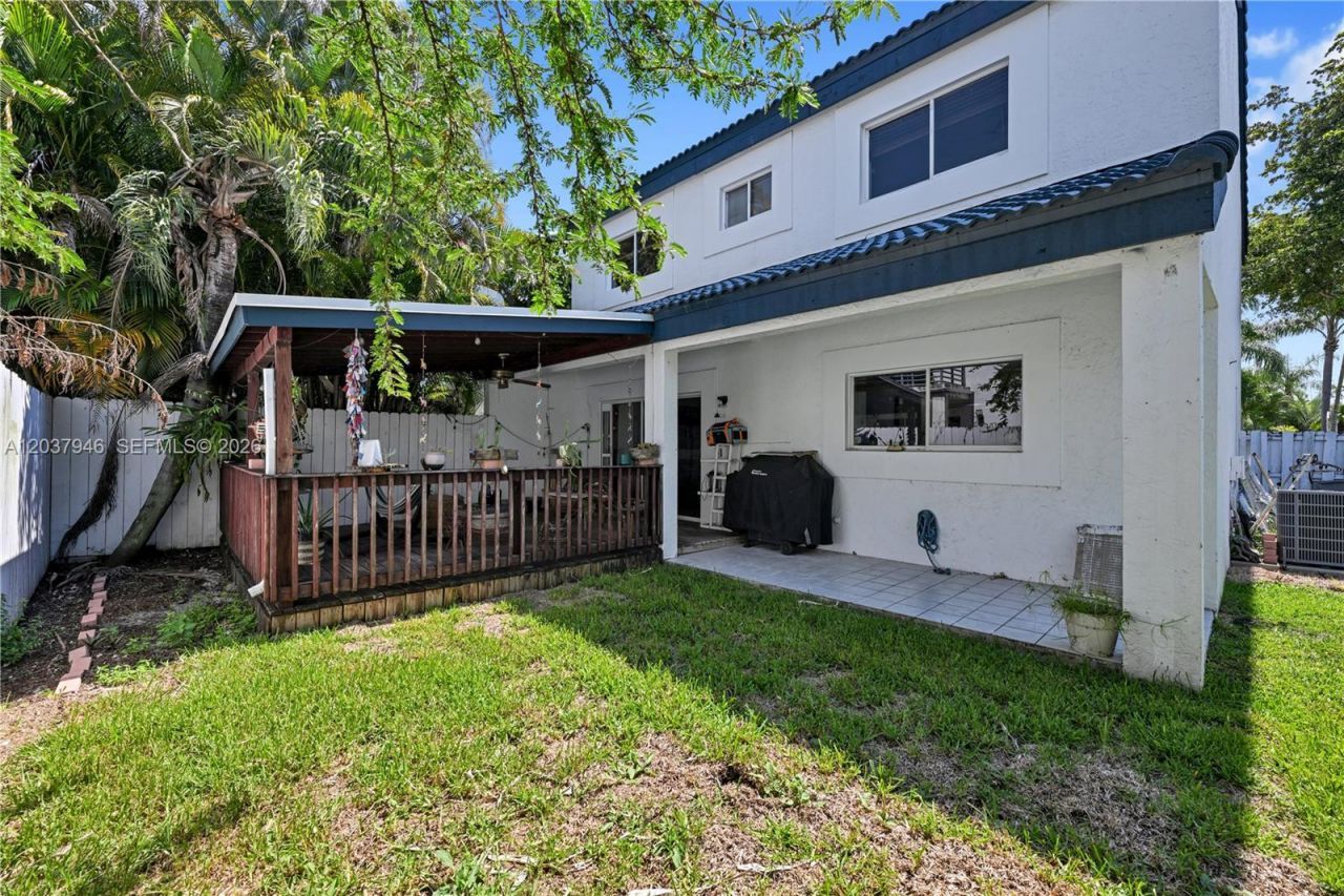 21150 NE 3rd Ave , Miami, FL 33179 Photo